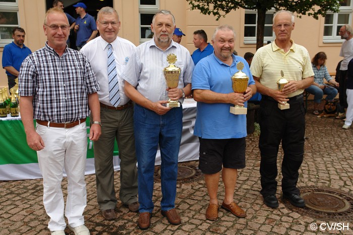 Bild: Platzierungen der Fahrzeugklasse: M2

1. Platz: (84 Strafpunkte) Harald Arneke, Indian Scout 
2. Platz: (180 Strafpunkte) Horst Börngen-Schmidt, NSU 200
3. Platz: (247 Strafpunkte) Eckhardt Bauer, DKW SB 200