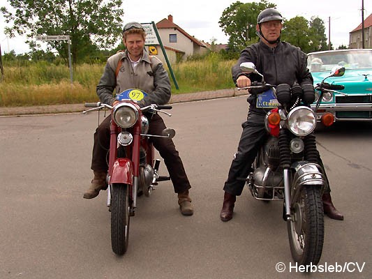 Bild: Sonderprüfung in der Ortschaft Glebitzsch: Hier hieß es Fahren nach Zeit. Auf einer vorgeschriebenen Fahrstrecke durch das Dorf, wurde die Zeit gemessen.