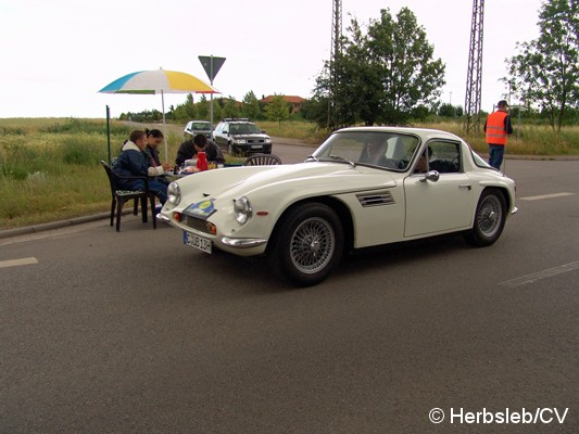 Bild: Sonderprüfung in der Ortschaft Glebitzsch: Hier hieß es Fahren nach Zeit. Auf einer vorgeschriebenen Fahrstrecke durch das Dorf, wurde die Zeit gemessen.