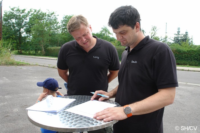 Bild: Eine Sonderprüfung wurde in Bitterfeld abgehalten. Die Teilnehmer musste innerhalb von drei Minuten Fragen beantworten.