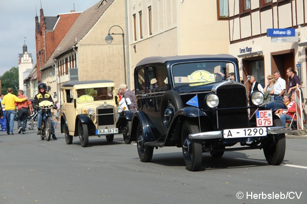 Bild: Sonderprüfungen für die Teilnehmer auf dem abgesperrten Innenstadt-Parcour.