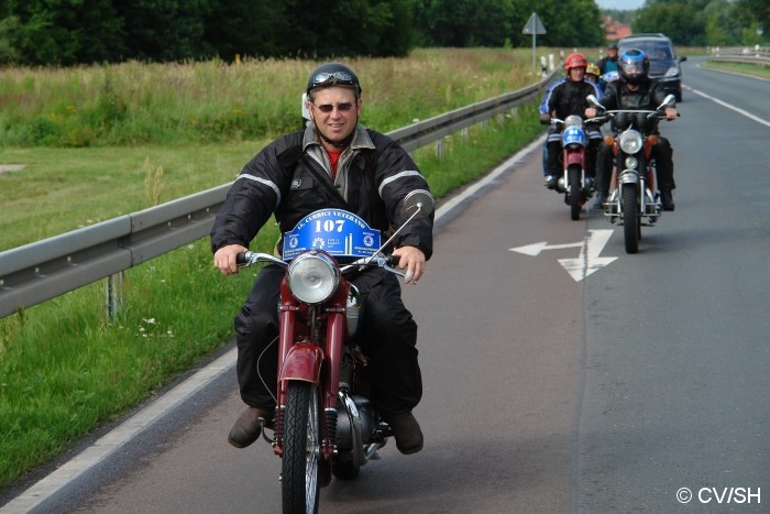 Bild: Teilnehmer auf der Rückfahrt von Zschornewitz in Richtung Bitterfeld-Heideloh.