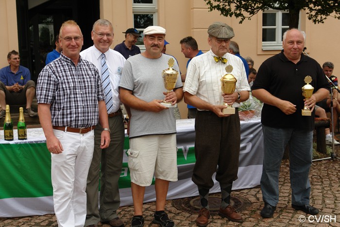 Bild: Platzierungen der Fahrzeugklasse: A6

1. Platz: (22 Strafpunkte) Bernd Dieffenbacher, Opel 1290
2. Platz: (58 Strafpunkte) Gerhard Fröhlich, Peugeot 301 C
3. Platz: (89 Strafpunkte) Werner Kolassa, Opel 1.2