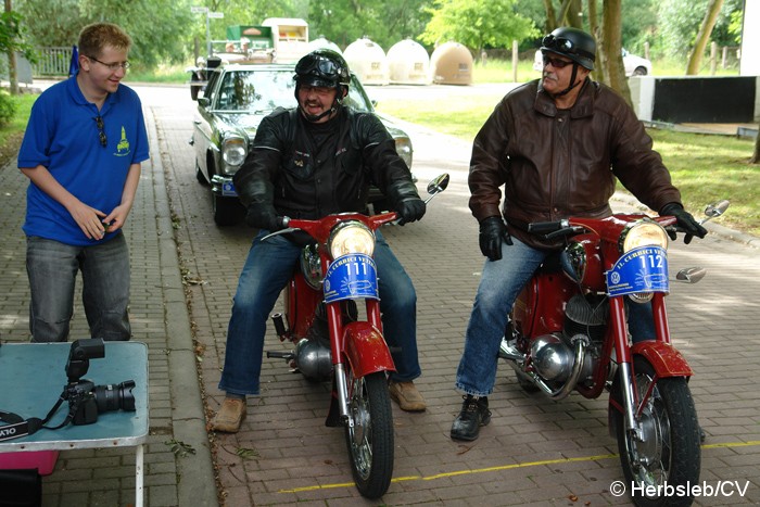 Bild: Durchfahrtkontrolle in Stumsdorf, auf der Rückfahrt aus Halle.