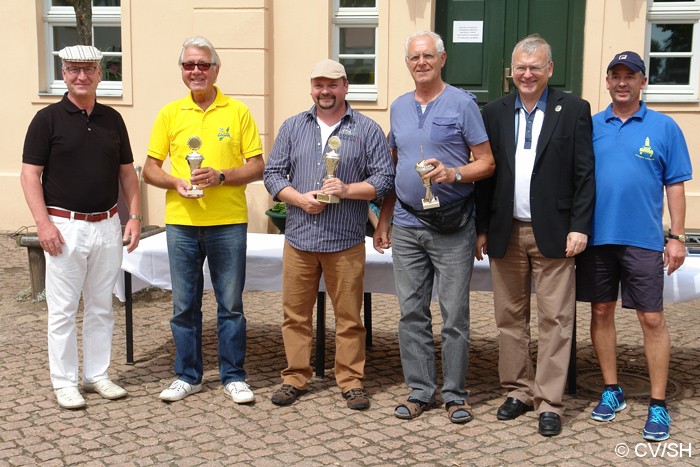 Bild: Sieger Fahrzeugklasse A5

1. Platz: Erico Tietzsch aus Teutschenthal mit Ford T, Baujahr 1926, Strafpunkte: 44
2. Platz: Bernd Wonneberger mit BMW DA 2, Baujahr 1929, Strafpunkte: 71
3. Platz: Hans-Joacm Hähnel aus Leuna mit Ford T, Baujahr 1925, Strafpunkte: 85
