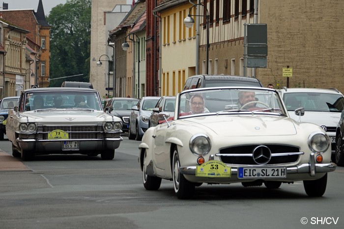 Bild: Präsentationslauf der Teilnehmer durch die gesperrte Innenstadt von Zörbig.