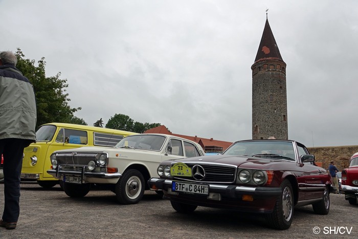 Bild: Treffpunkt der 22. Curbici Veterano auf dem Schloßparkplatz in Zörbig am Samstag-Vormittag.
