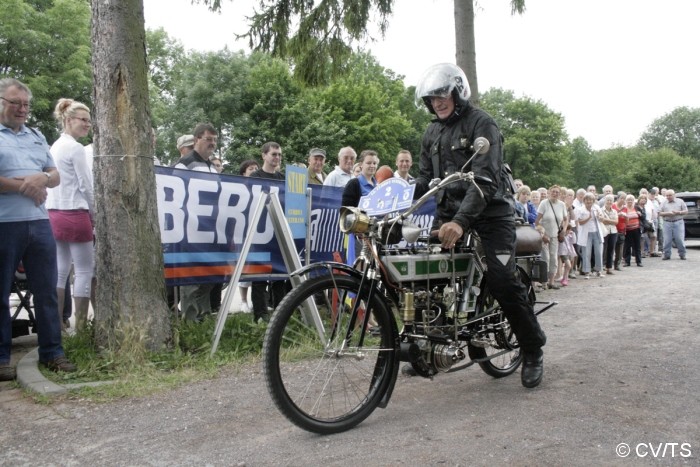 Bild: Start der Samstagsausfahrt nach Zschornewitz zum dortigen Industriedenkmal.