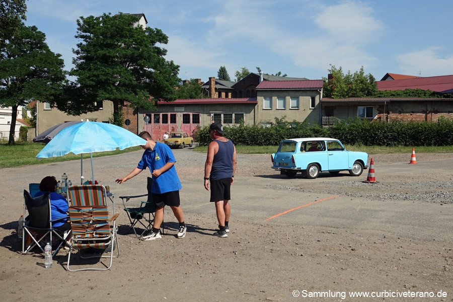 Mit Zieleinfahrt auf dem Zörbiger Schützenplatz, musste die Teilnehmern mit ihren Fahrzeugen erneut eine Bild: Mit Zieleinfahrt auf dem Zörbiger Schützenplatz, musste die Teilnehmern mit ihren Fahrzeugen erneut eine